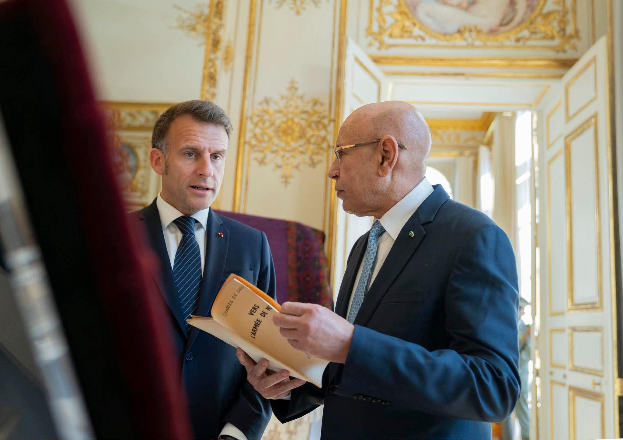 غزواني يدون عن زيارة فرنسا وماكرون يرد: شكرا صديقي