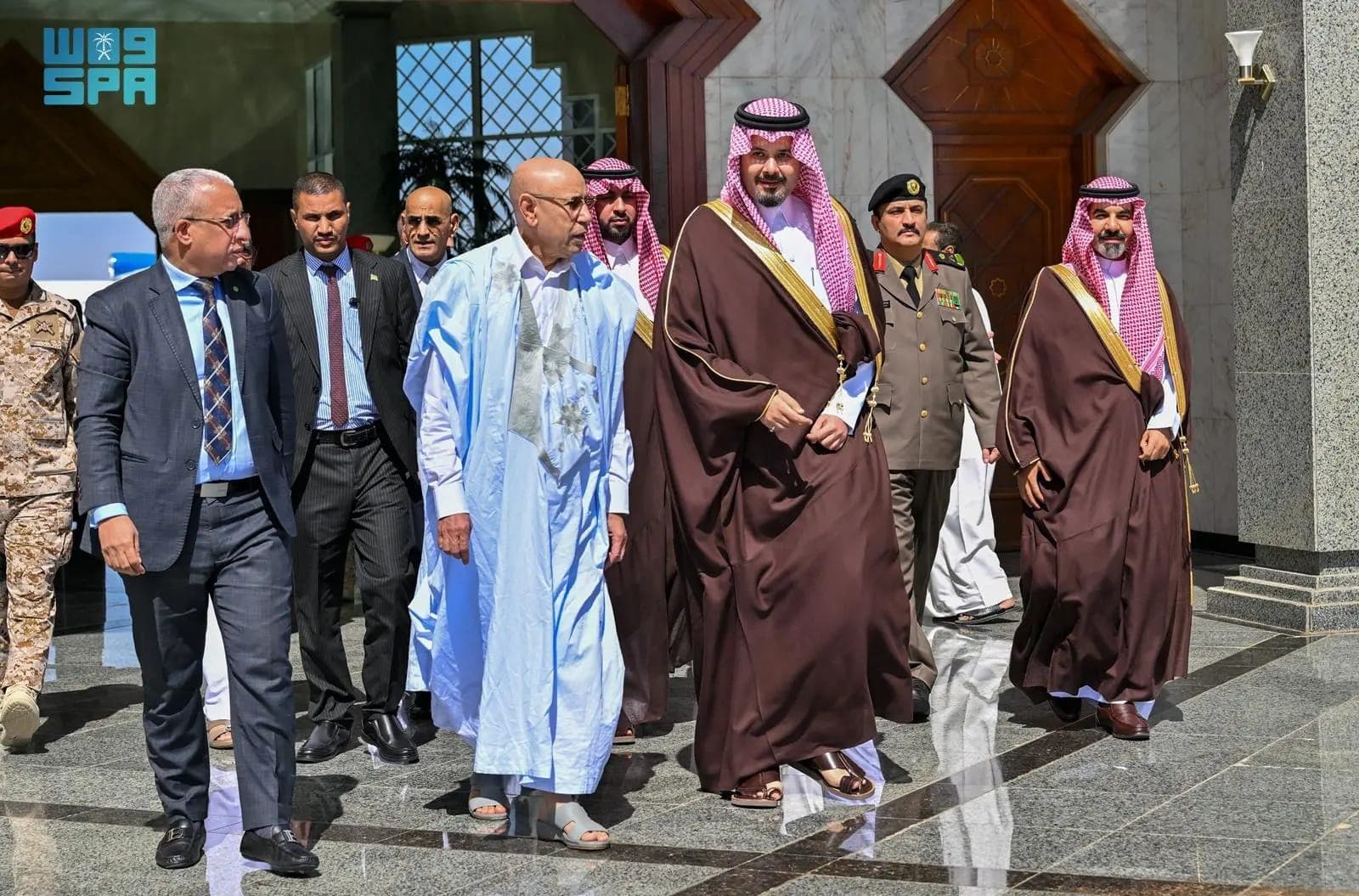 في جولة خليجية.. غزواني يصل المدينة المنورة