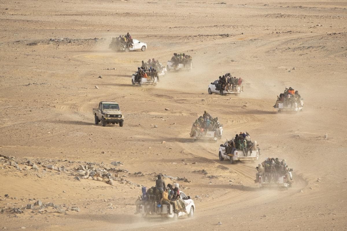 صحيفة فرنسية: تشديد الرقابة في موريتانيا والمغرب يدفع شبكات الهجرة غير النظامية إلى تحويل مساراتها نحو الجزائر