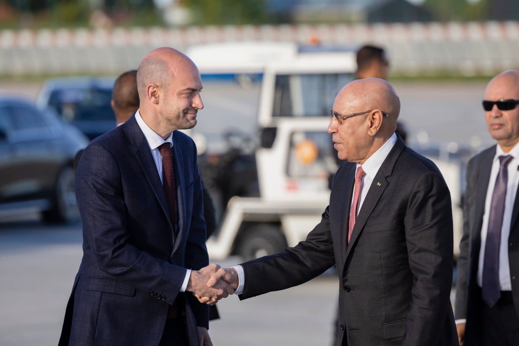 إذاعة RFI: غزواني يبحث ملفات الساحل والهجرة في باريس