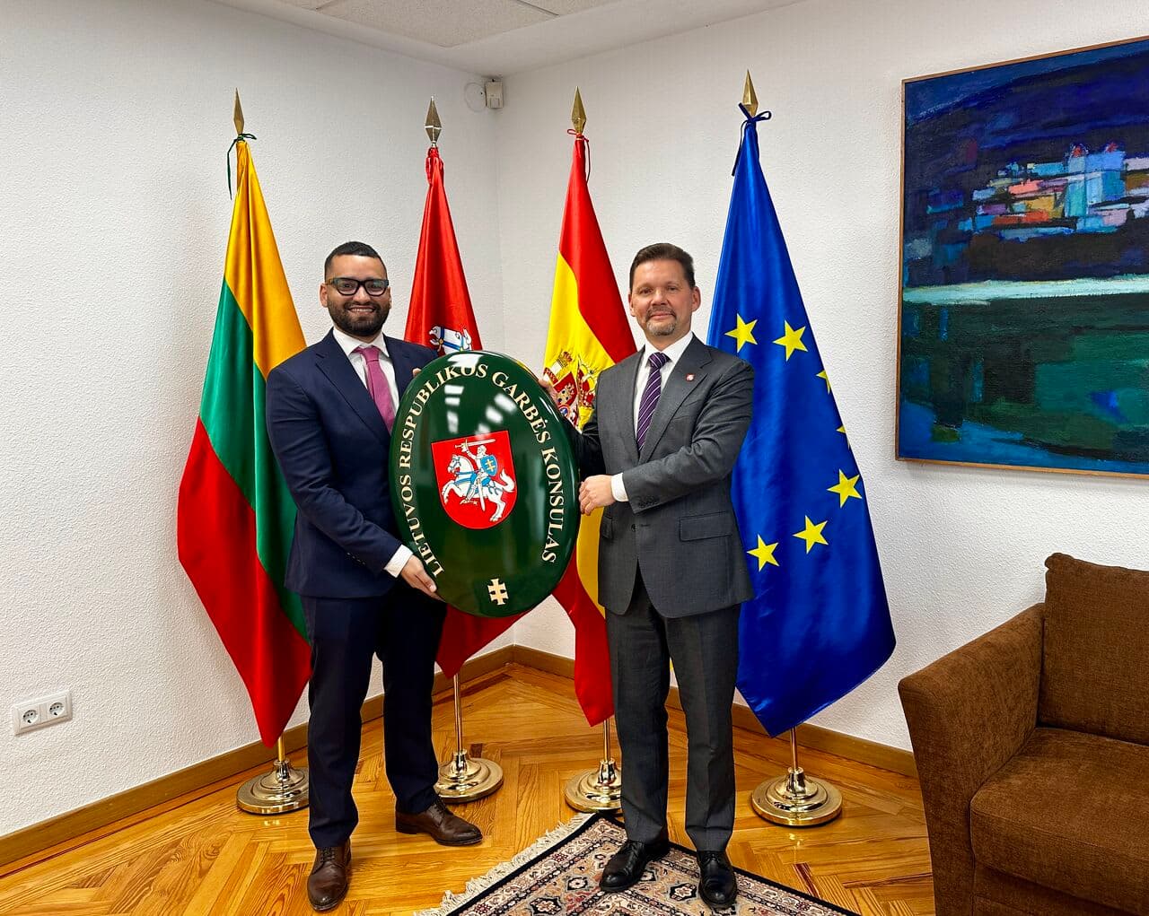 تعيين الشيخ محمد القرشي قنصلا شرفيا للتوانيا في موريتانيا