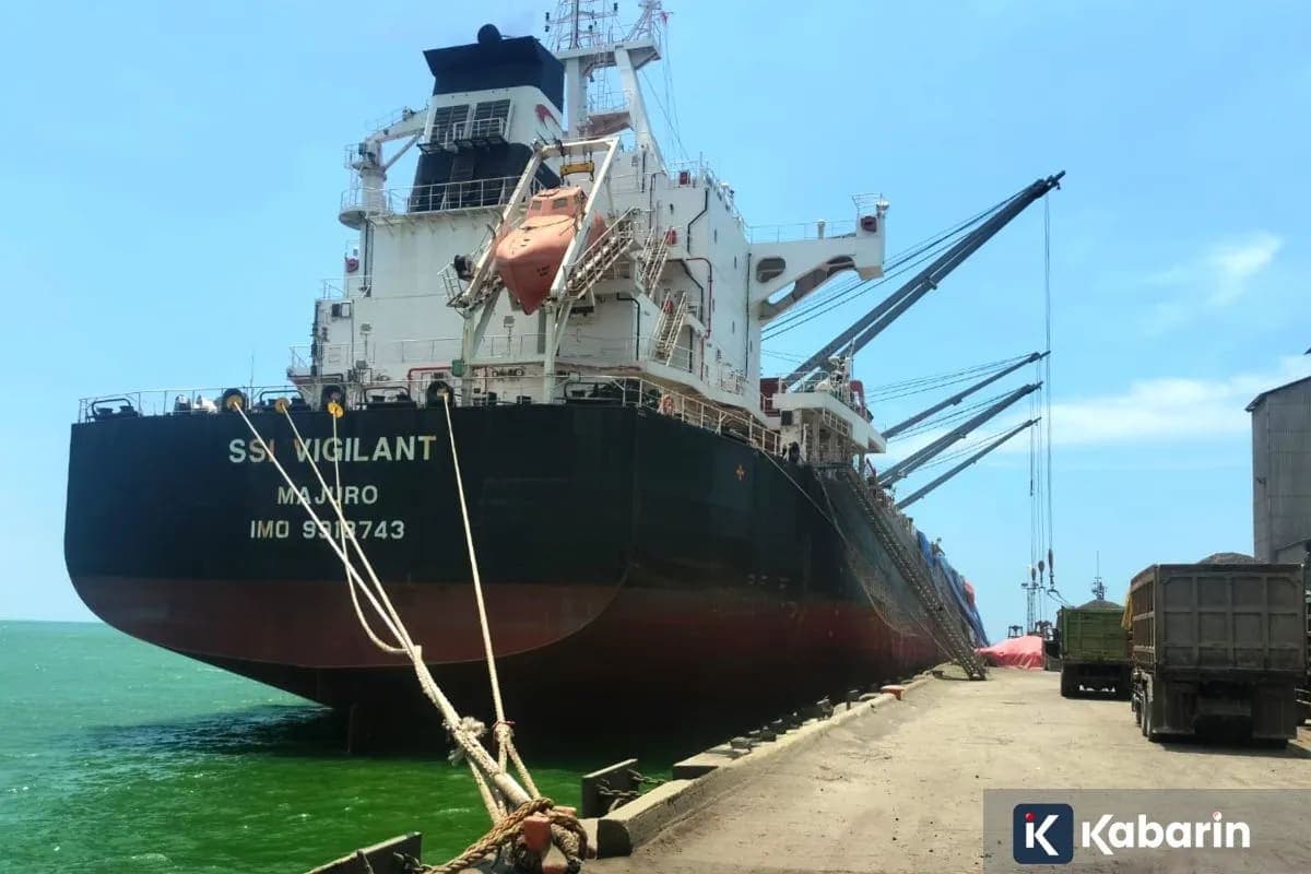 أندونسيا تصدر أول شحنة كلنكر  إلى موريتانيا